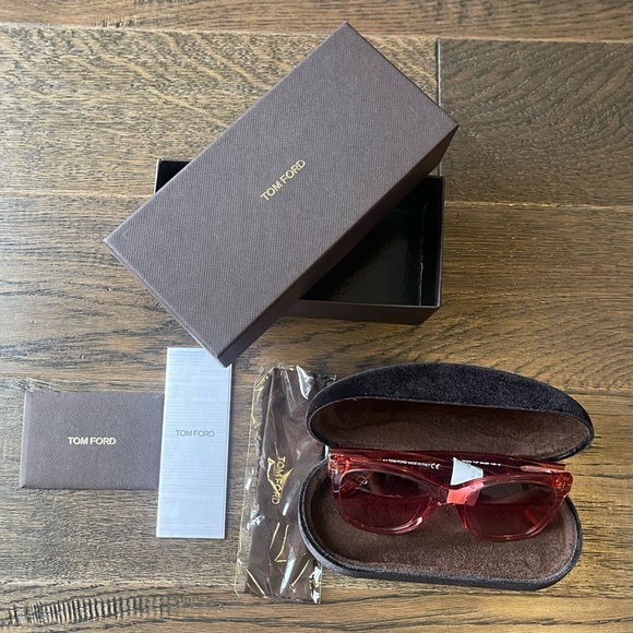 TOM FORD WALLACE CAT EYE SUNGLASSES - Picture 2 of 10